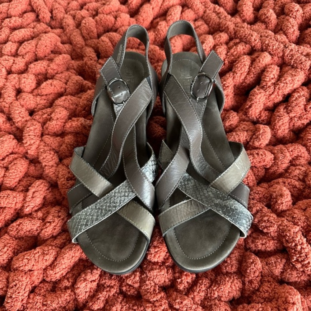 Like-new! Mephisto Pewter Metallic Snakeskin Heeled Sandals
